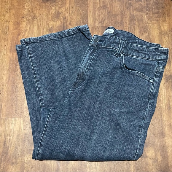 Cropped Chicos Platinum Jeans, size 2.5, new without tag - Picture 2 of 4